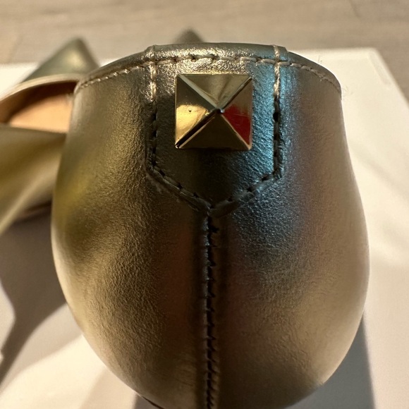 Valentino Garavani Rockstud High heel size 35 Gold leather gently used - Picture 2 of 15